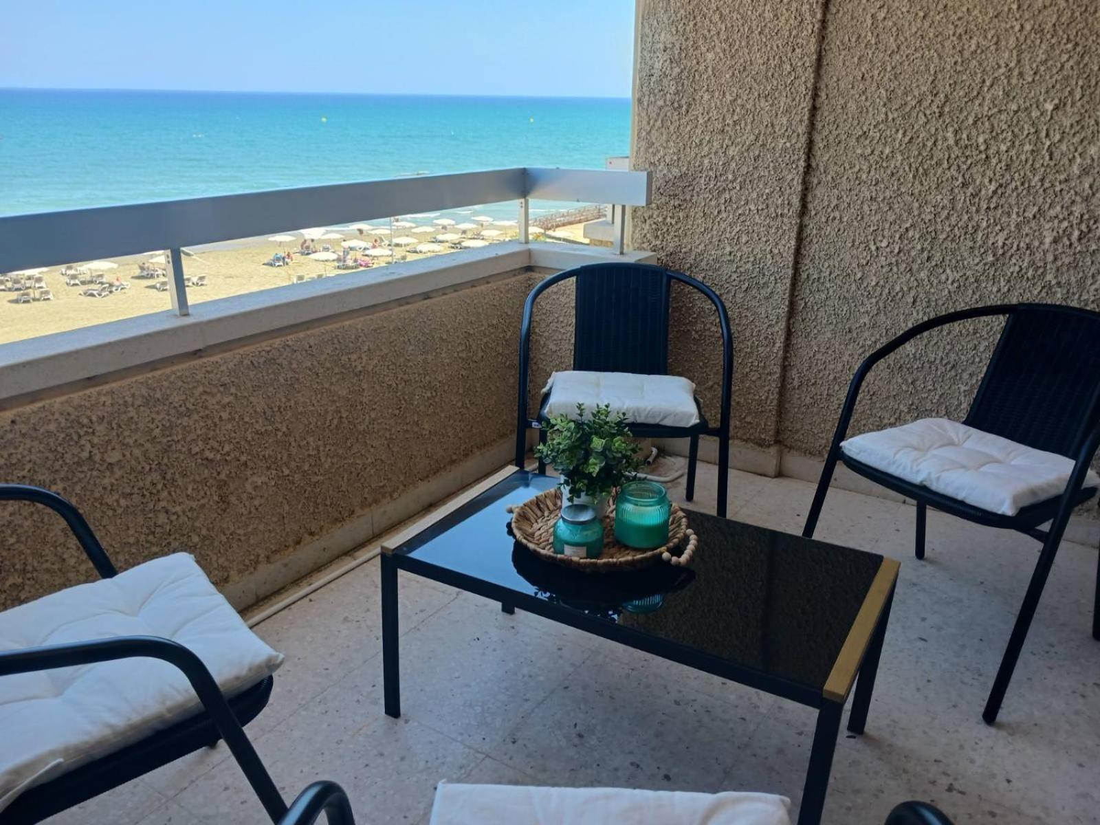 Apollon Sea View Beachfront Ap 302 Lárnaca Exterior foto